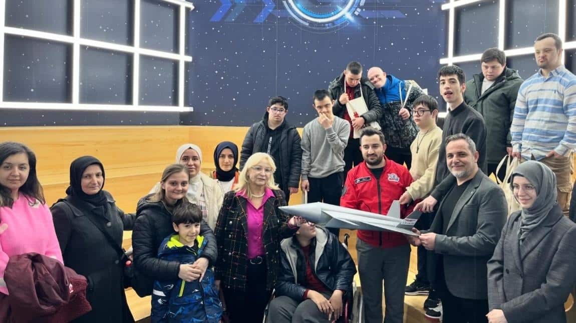 Mustafa Hulusi Arat Otizm Derneği’nin T.C. İçişleri Bakanlığınca desteklenen Empati İstanbul Projesi kapsamında T3 Vakfı’nın Bilim Üsküdar merkezine öğrencilerimizle beraber gittik. Emeği geçen herkese teşekkür ederiz.